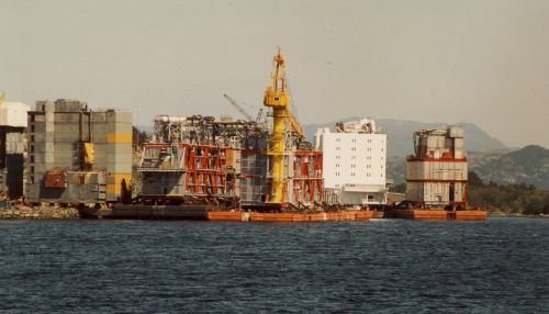 Oseberg A.1987.mai.modulene.JPG